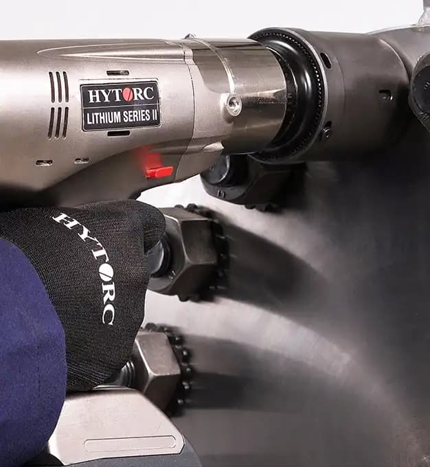 A Lithium Series II tightening a bolt in a tight data center application