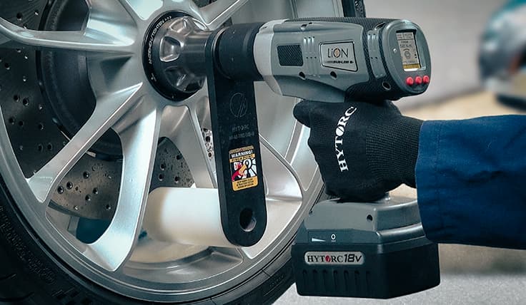 The LION GUN Electric Torque Tool's low vibration design - perfect for wheel bolting and fleet maintenance.
