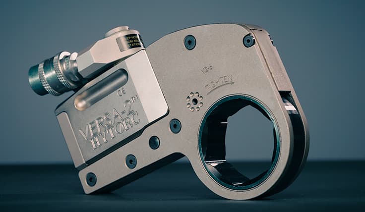 An angled view of the VERSA Low Clearance Hydraulic Torque Wrench showing the thinness of the body.