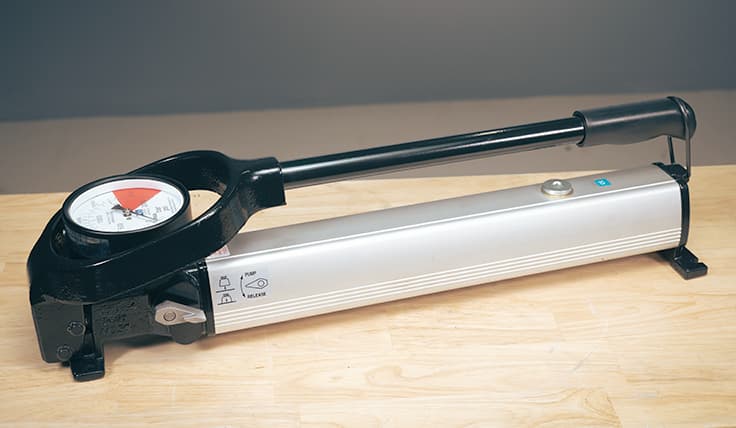 A profile view of the Hand Tensioning Pump